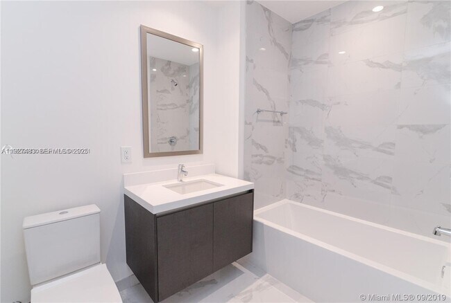 Building Photo - 851 NE 1st Ave