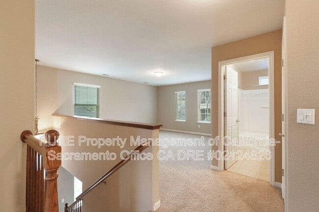 Building Photo - 441 Picasso Cir