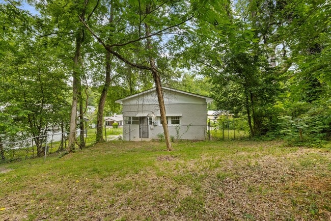 Building Photo - Charming 2 Bedroom, 2 Bathroom house