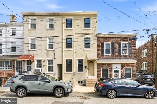 Building Photo - 344 Grove St