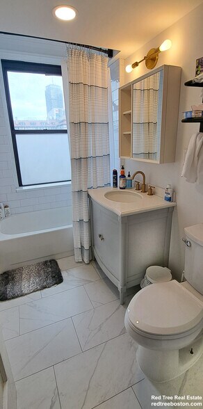 Building Photo - 464 Commonwealth Ave