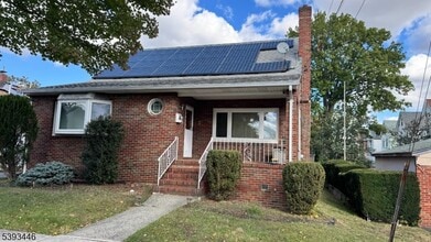 Building Photo - 46 Guenther Pl