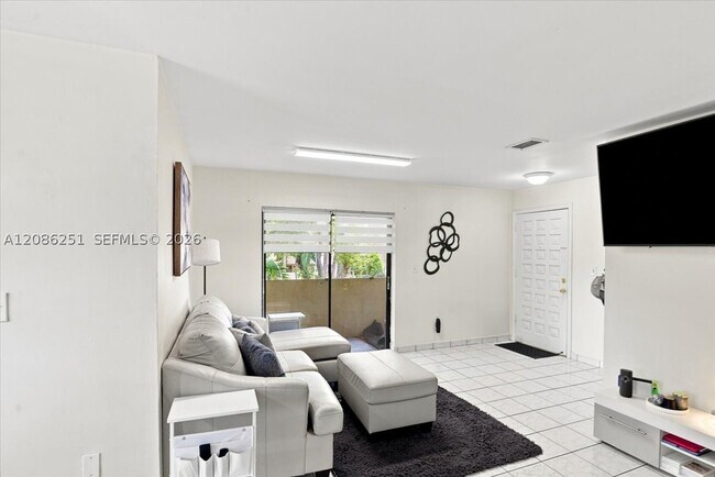 Building Photo - 6375 SW 136th Ct