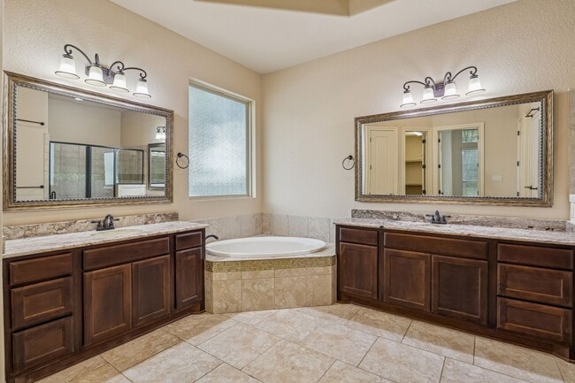 Building Photo - 944 Wilderness Oaks