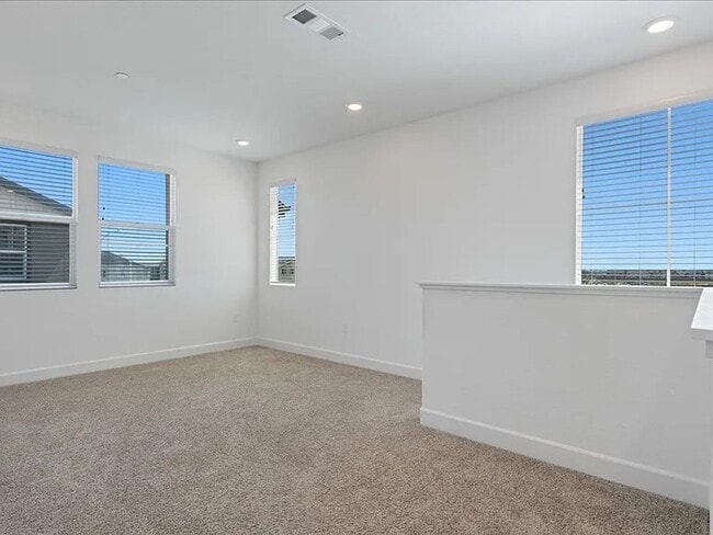 Building Photo - Beautifully maintained home located in a quiet, desirable Pittsburg neighborhood.