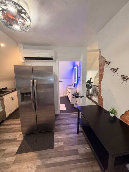 Apt 3 Studio - 664 New Castle Road
