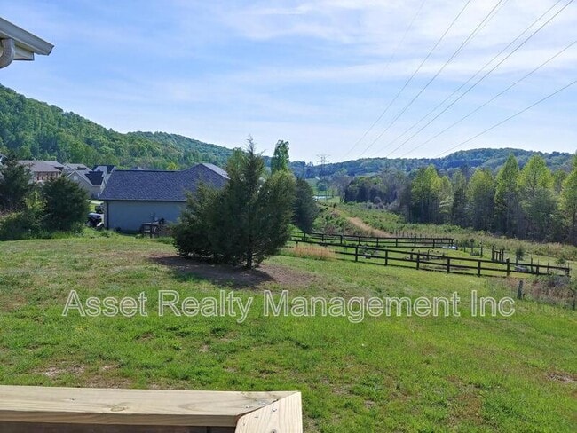 Building Photo - 3905 Hillside Terrace Ln