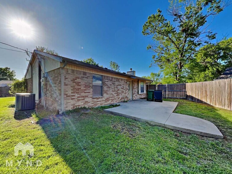 Building Photo - 5311 Rowcrop Dr