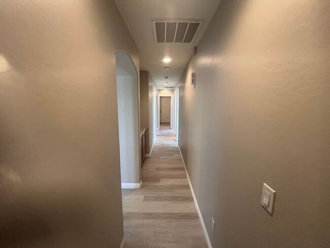 Building Photo - 86 N 238th Ln