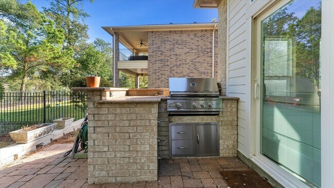 Building Photo - 3 N Fair Manor Cir