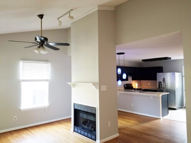 Building Photo - 1117 Cotten Farm Dr