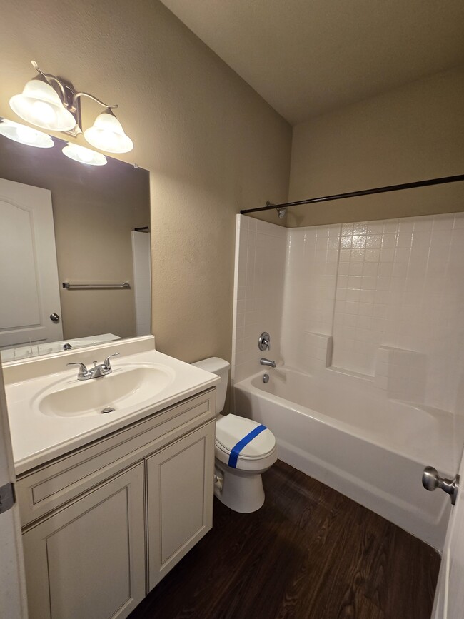 Building Photo - 457 Ambrose Avenue