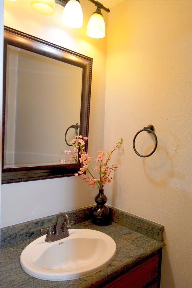 Building Photo - 14830 La Rana Dr