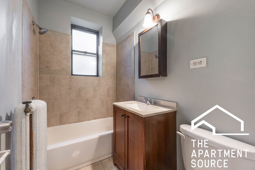 Building Photo - 1154 N Dearborn St