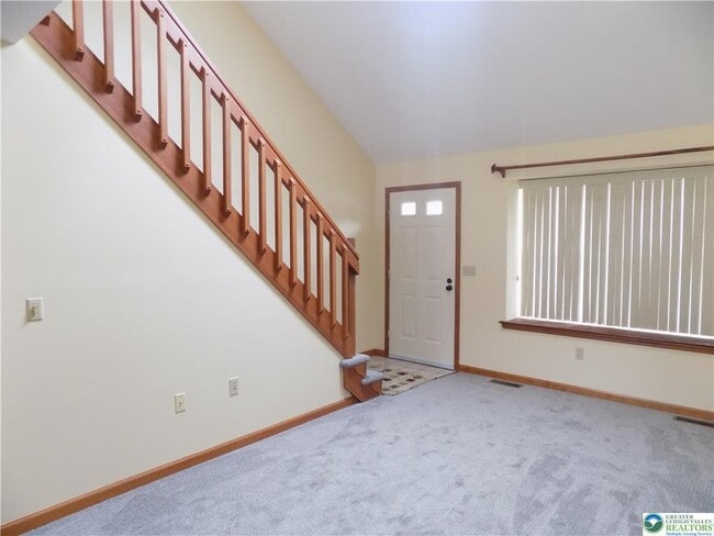 Building Photo - 2733 Victoria Ln