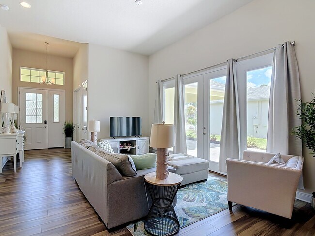Building Photo - 3008 King Palm Dr