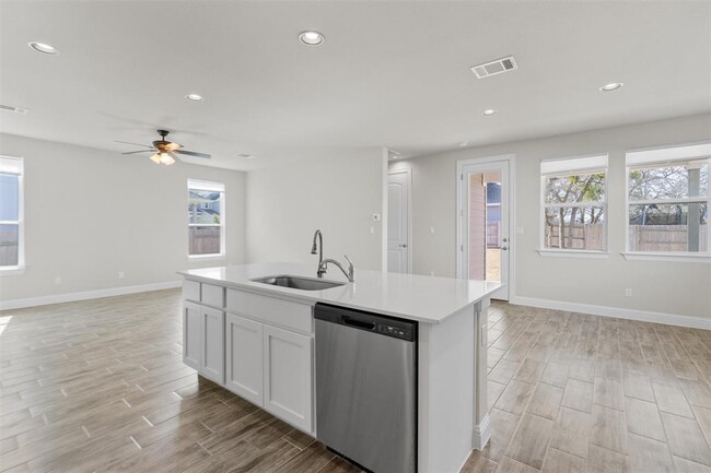 Building Photo - 205 Riverhill Cv