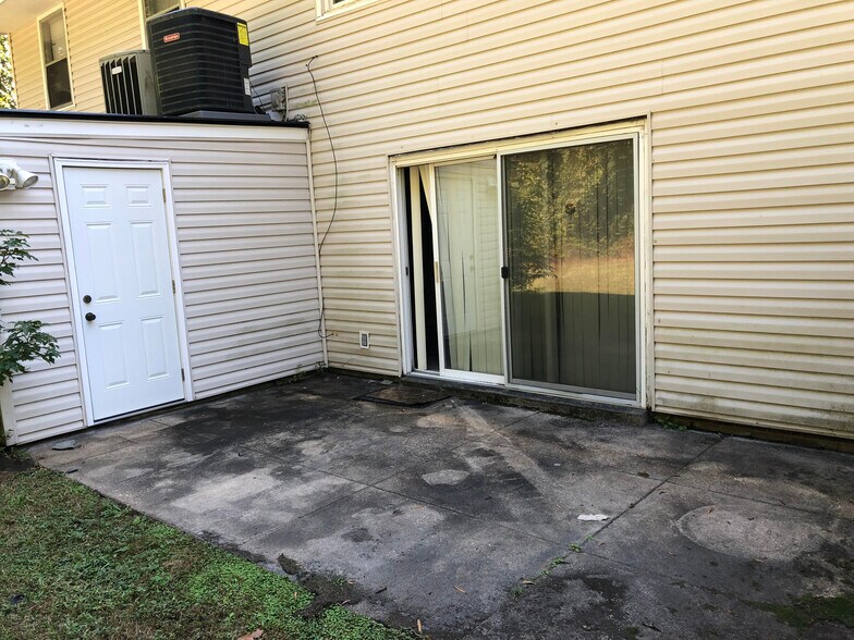Building Photo - 559 Winding Creek Rd