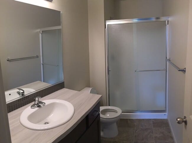 Building Photo - 1613