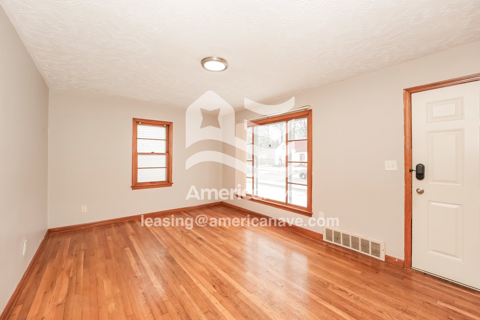 Building Photo - 364 E 330th St