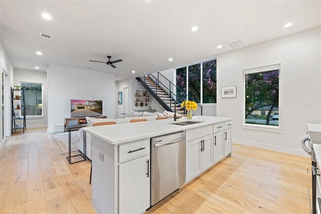 Building Photo - 22218 Briarcliff Dr