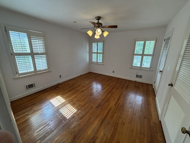 Building Photo - 726 Wisteria Dr
