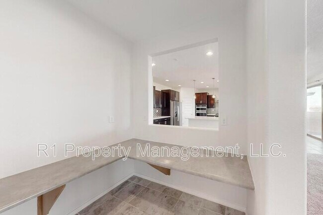 Building Photo - 6405 Kings Cyn Cv NE