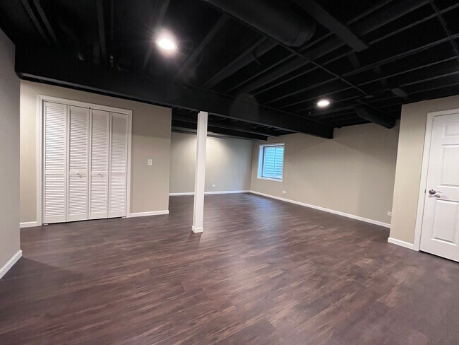 Building Photo - 6384 Cunningham Ct