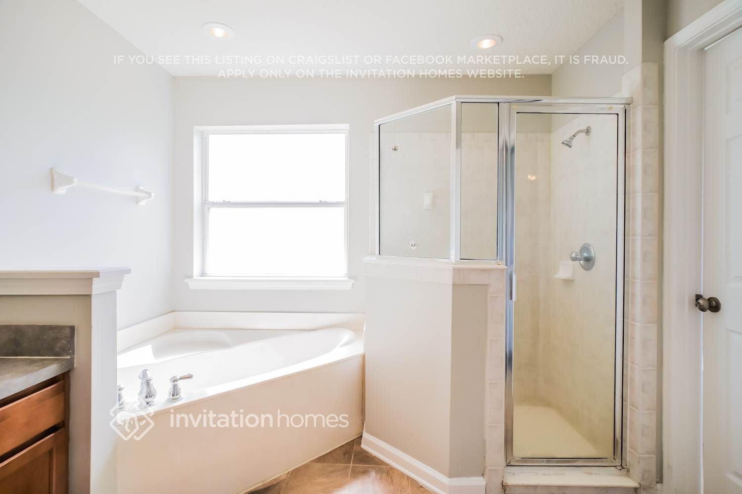 Building Photo - 901 Hawk Run Ct