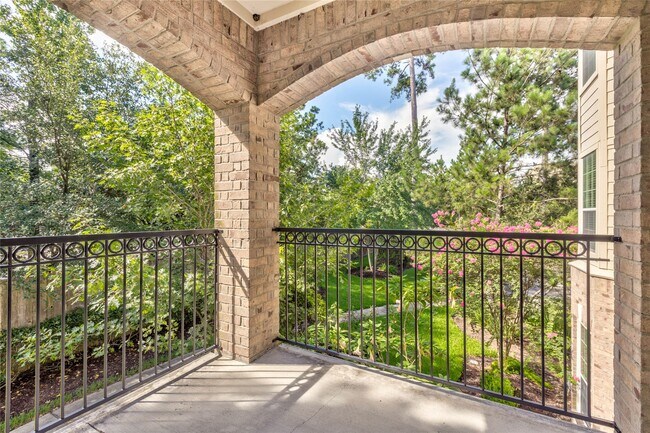 Primary Photo - 6607 Lake Woodlands Dr