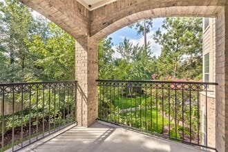 Building Photo - 6607 Lake Woodlands Dr
