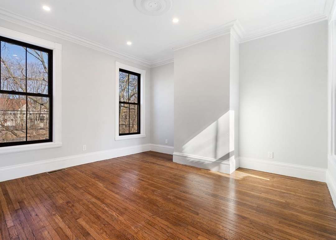 Building Photo - 31 Monadnock St