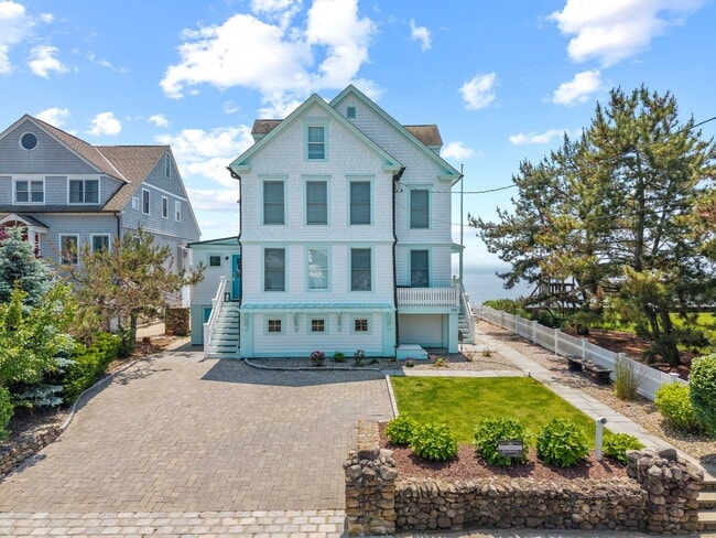 Building Photo - 144 Middle Beach Rd