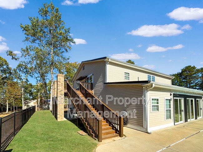 Building Photo - 317 Hunter Rd