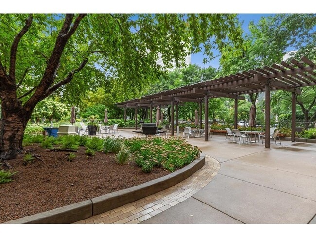 Building Photo - 15 S 1st St