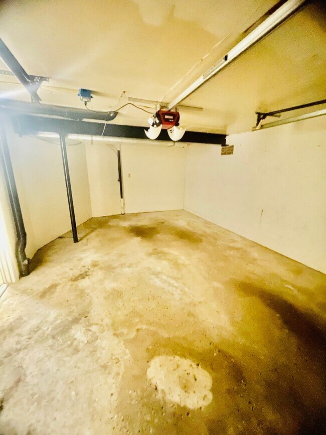 Building Photo - 3 bed- 1.5 Bath- Bridgeville Pa