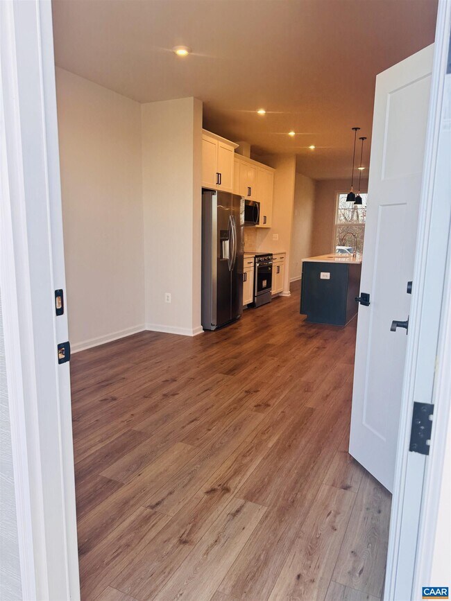 Building Photo - 2225 Woodburn Rd