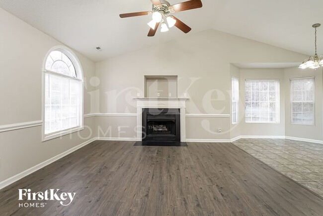 Building Photo - 940 Londonderry Dr
