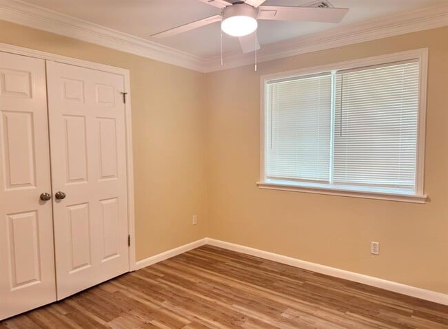 Building Photo - 1306 Meadow Cove
