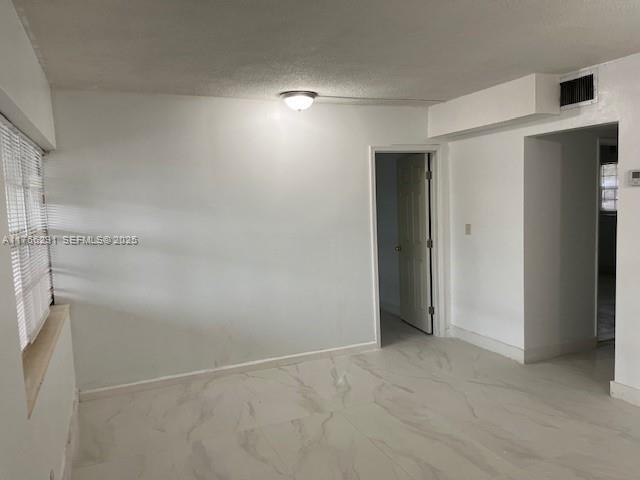 Building Photo - 1430 NE 170th St