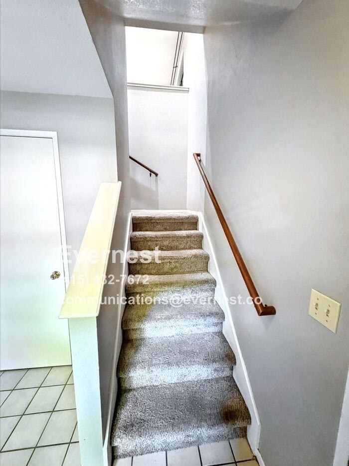 Building Photo - 1631 Porter Way