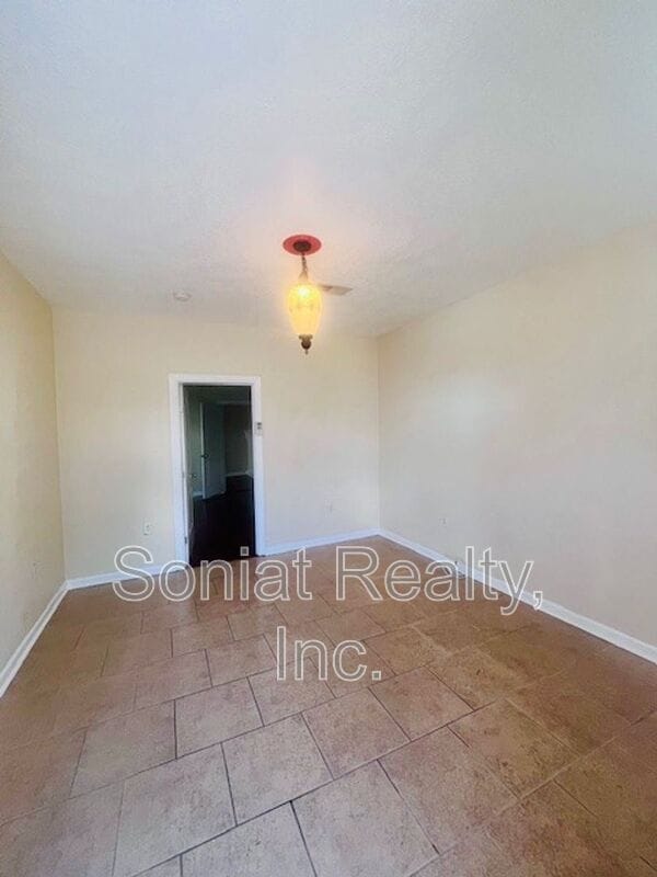 Building Photo - 1403 Port St