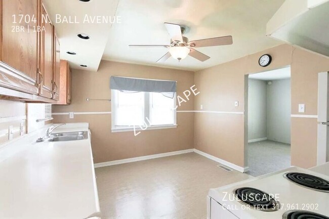 Building Photo - $950.00 Move-In Credit!……1704 N. Ball / 2 ...