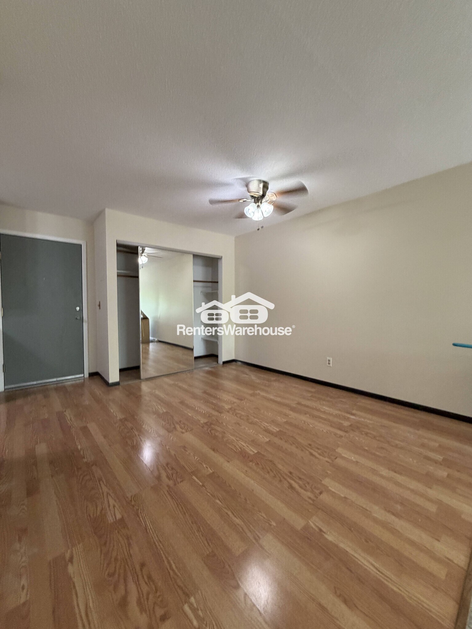 Building Photo - 1601 N Innsbruck Dr