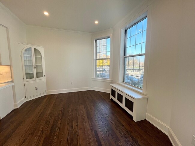 Building Photo - 1228 E Juneau Ave