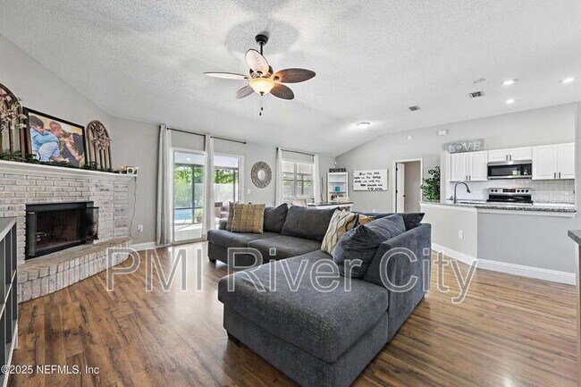 Building Photo - 2320 Locustwood Ct