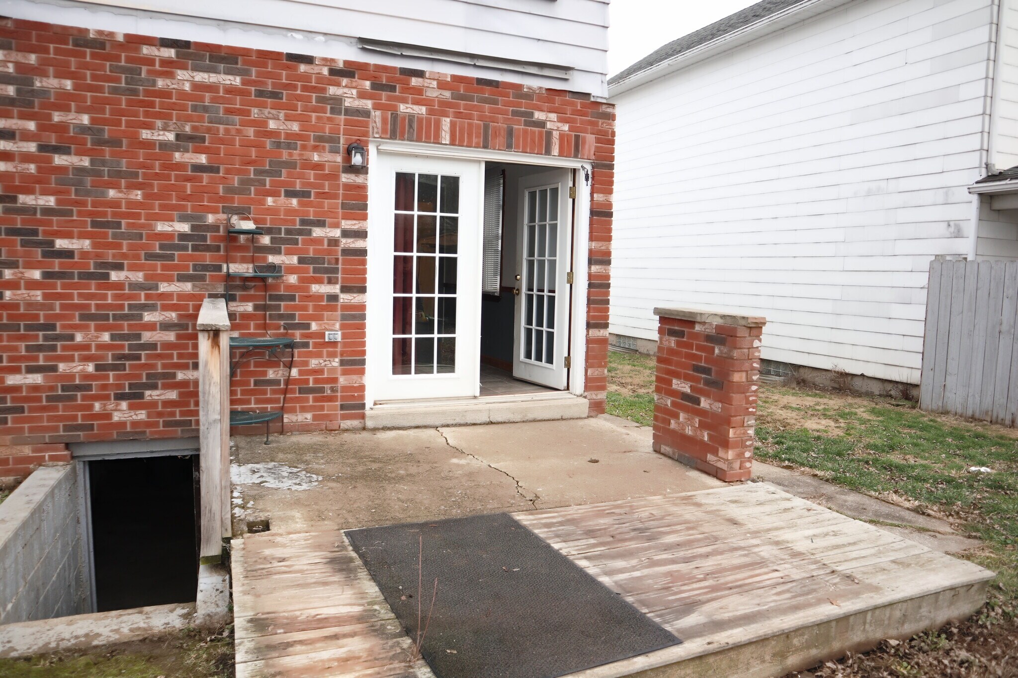 Building Photo - 504 Underwood Ave