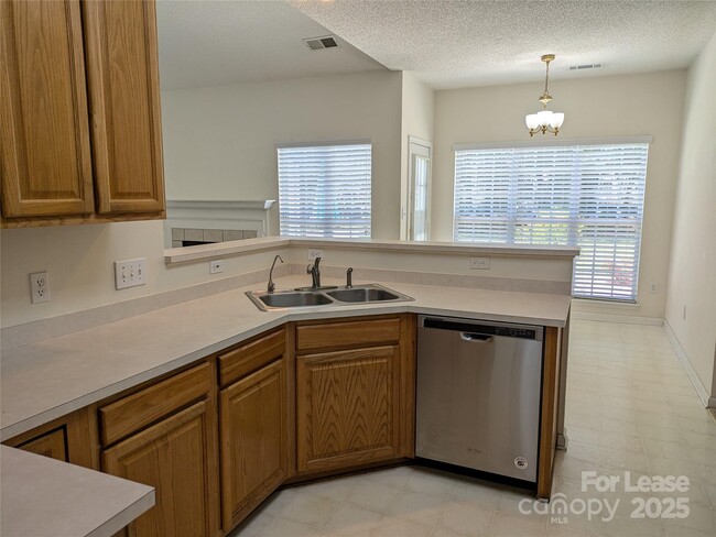 Building Photo - 187 Chandeleur Dr