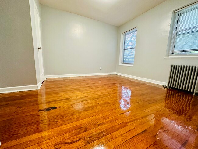 Building Photo - 68 Elmwood Ave