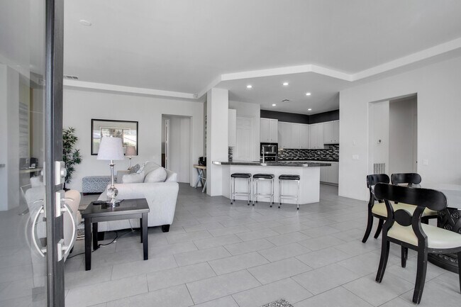 Building Photo - 78858 Breckenridge Dr
